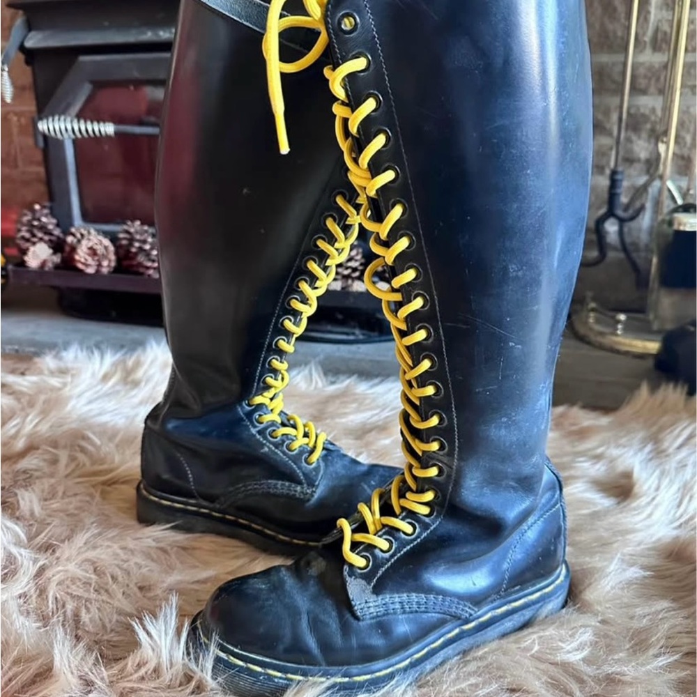 Doc Marten 20 Eye Boots with Yellow Laces